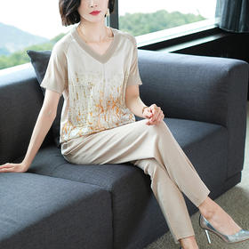 夏季新款，短袖V领冰丝休闲薄款运动套装女士宽松t恤洋气妈妈两件套CC-10-1696
