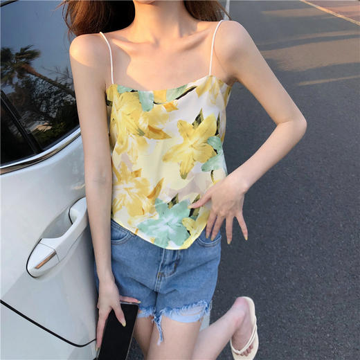 新款2023新潮设计感不规则露背系带肚兜小吊带背心内搭无袖碎花打底上衣女夏季 商品图6