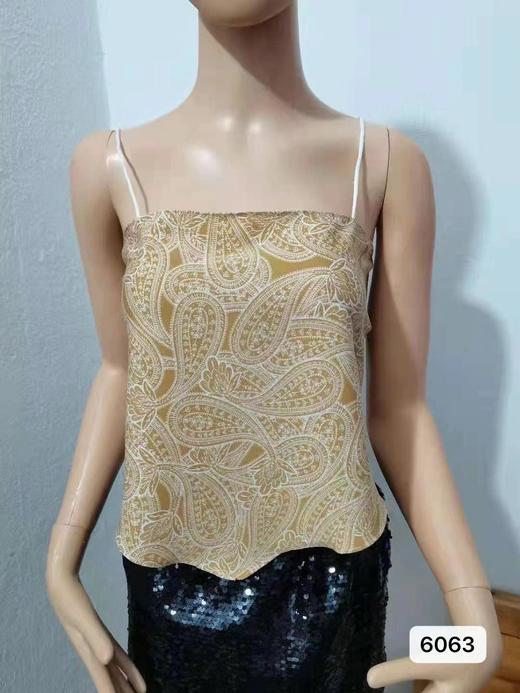 新款2023新潮设计感不规则露背系带肚兜小吊带背心内搭无袖碎花打底上衣女夏季 商品图11