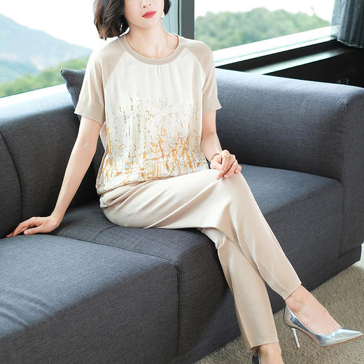 夏季新款，短袖V领冰丝休闲薄款运动套装女士宽松t恤洋气妈妈两件套CC-10-1696 商品图3