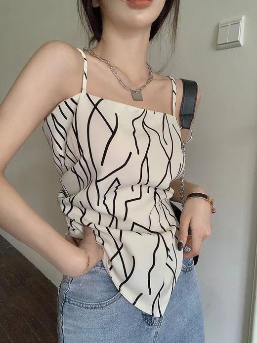 新款2023新潮设计感不规则露背系带肚兜小吊带背心内搭无袖碎花打底上衣女夏季 商品图14