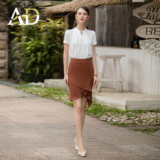 时尚气质两件套女高级感钉珠衬衫短袖上衣卡其色不规则显瘦包裙 商品图3