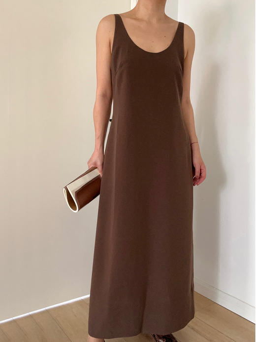 Viktoria Chan | SS23103 Tine U neck dress [ U领无袖连衣裙 棕 ] 商品图4