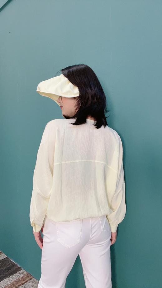 之h同款-花花团篙端成衣供应链定制款，100桑蚕丝珍珠锻蝙蝠袖，轻盈轻薄亲肤透气，抗皱好打理，宽松廓形春夏秋防晒长袖上衣 商品图5