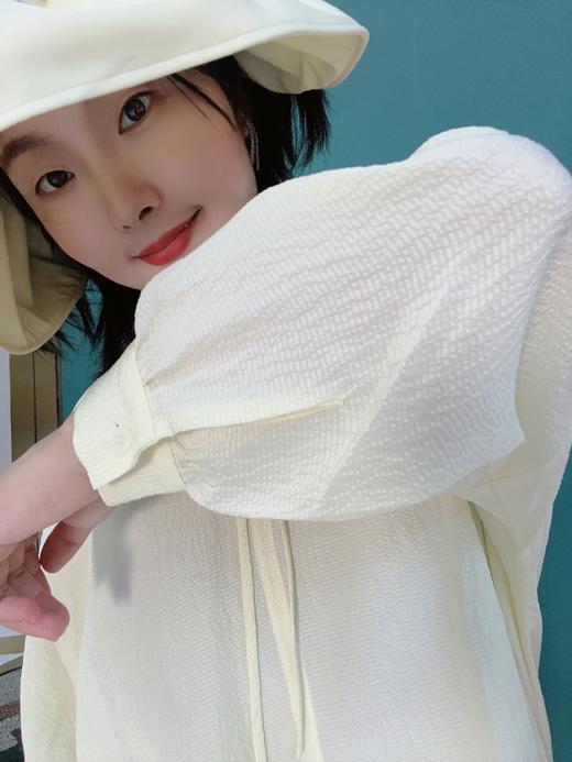 之h同款-花花团篙端成衣供应链定制款，100桑蚕丝珍珠锻蝙蝠袖，轻盈轻薄亲肤透气，抗皱好打理，宽松廓形春夏秋防晒长袖上衣 商品图10
