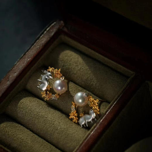 龢盒原创 望月兔18k金镶akoya珍珠耳钉 商品图1