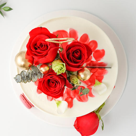 【花晨月夕蛋糕】红艳外表的加持下，散发着独特玫瑰花香，马卡龙浸润的浪漫谁有不爱呢，点燃专属蜡烛绽放美丽瞬间~（可选1/2/3磅） 商品图3