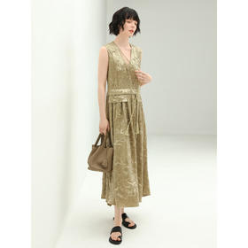COCOBELLA高奢质感褶皱肌理背心裙流苏光泽千金风连衣裙FR160