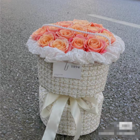 每月花礼小香风花束B款【长约40-45CM，高约40-45CM】