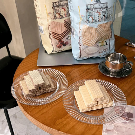 //【淘味熊初鲜威化饼干】💰26.8到手2大包❗️🥛牛奶的香甜和威化饼的香酥🔺三层夹心🔸 进口奶源，全脂乳粉  奥利奥巧克力味、初鲜冰淇淋味❤️  商品图1