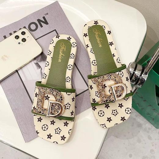 【高ji感 时尚洋气❗️新款夏季女拖鞋网红潮软底凉拖】设计精致防滑耐磨柔软舒适 休闲时尚沙滩室外女厚底拖鞋 商品图6
