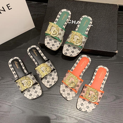 【高ji感 时尚洋气❗️新款夏季女拖鞋网红潮软底凉拖】设计精致防滑耐磨柔软舒适 休闲时尚沙滩室外女厚底拖鞋 商品图4