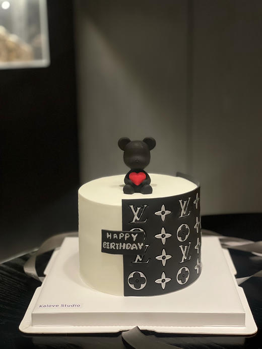 男生lv高级简约生日蛋糕 商品图0