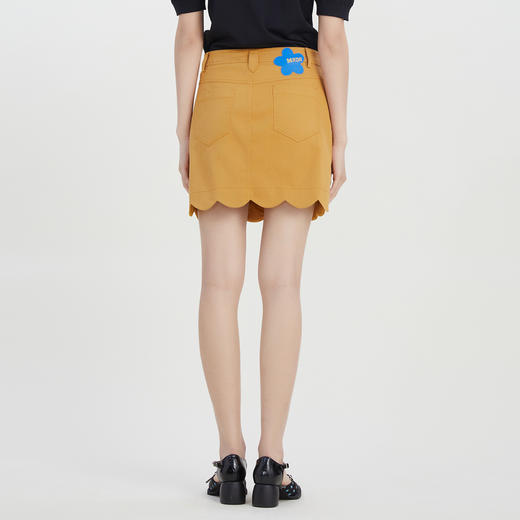 谜底时尚包臀裙2023夏新款纯色修身短款波浪裙边半身裙232MB0692 商品图2