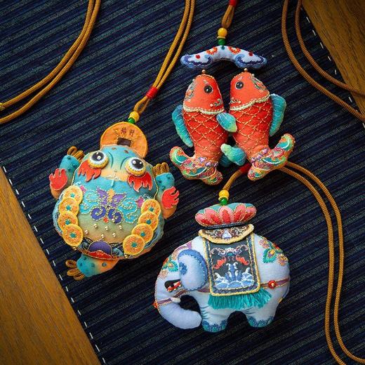 金蟾手工平安符刺绣diy材料包挂件锦鲤香囊随身创意礼物 商品图6