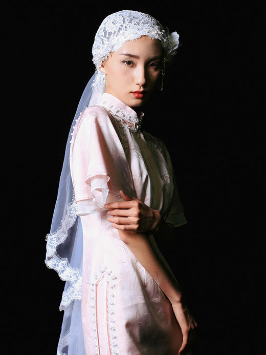 荷言HEYEN 小雅 复古新娘珍珠细闪蕾丝手工旗袍高级定制 商品图1