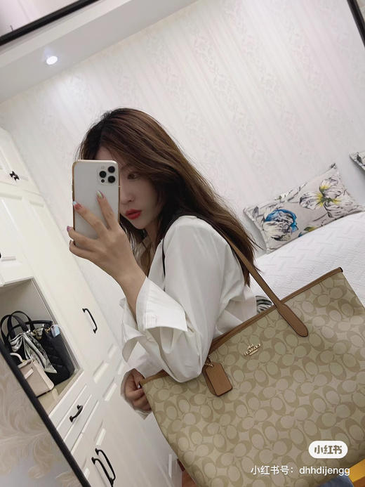 coach经典老花托特 磁扣版 商品图2