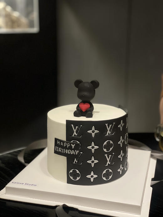男生lv高级简约生日蛋糕 商品图1