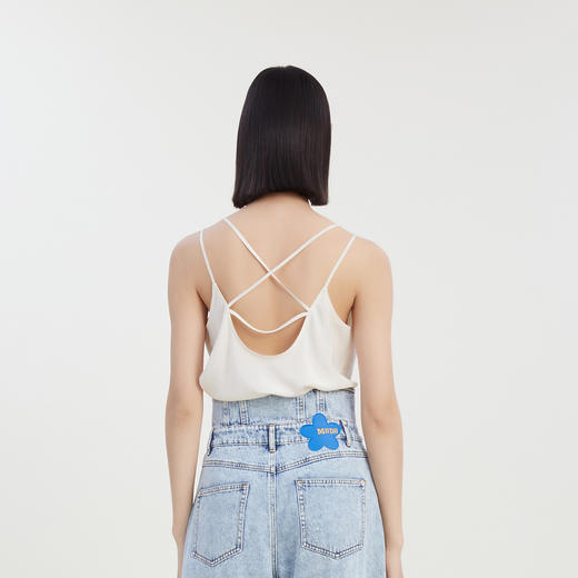 谜底纯色深V领吊带女2023夏季新款气质修身百搭内搭上衣232MN0708 商品图2