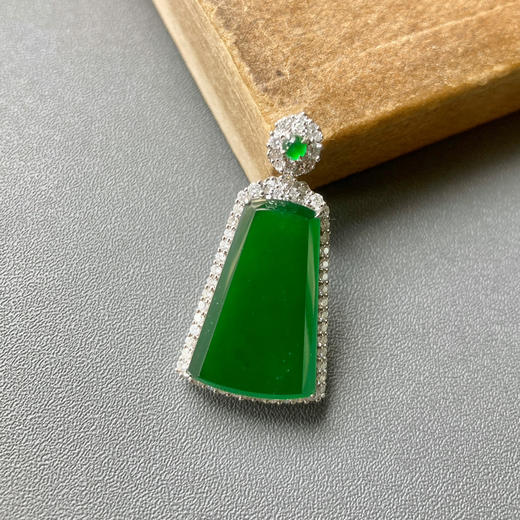 高冰种阳绿翡翠平安无事牌18k白金钻石镶嵌 商品图2