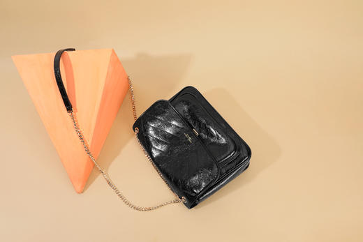 皮尔卡丹‘魅力油蜡皮’系列时尚翻盖单肩包女包 商品图1