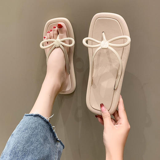 夏日潮流，爆款来袭！穿上这双字拖，舒适又时尚，无论是沙滩还是外出，都能让你非常惊艳！ 商品图3