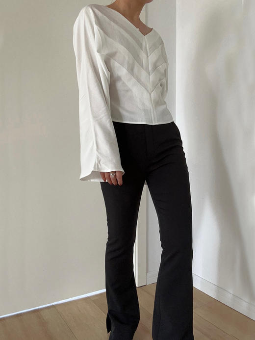 Viktoria Chan | SS22035 June cropped blouse长袖 [衬衫 黑 / 白 / 蓝 ] 商品图10