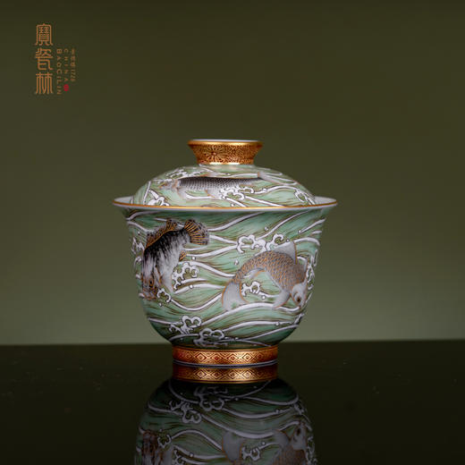 粉彩描金海水鱼乐图盖碗 商品图0