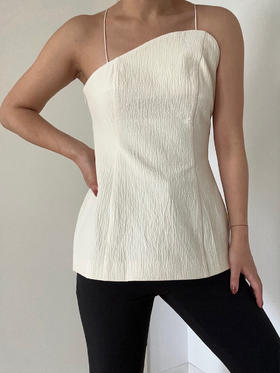 Viktoria Chan | SS23074 Stina bold strap top [吊带露背上衣 黑 / 米白 ]