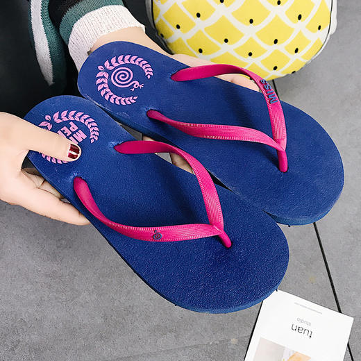 这个夏天，可爱沙滩鞋抢眼登场！新款人字拖，时尚简约，让你轻松时髦，足够高级，性价比超高！跟随潮流，今夏不凉脚！ 商品图4