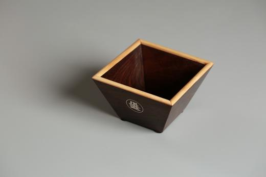 SDCC0073-1°日进斗金 大红酸枝米斗型食碟 商品图1