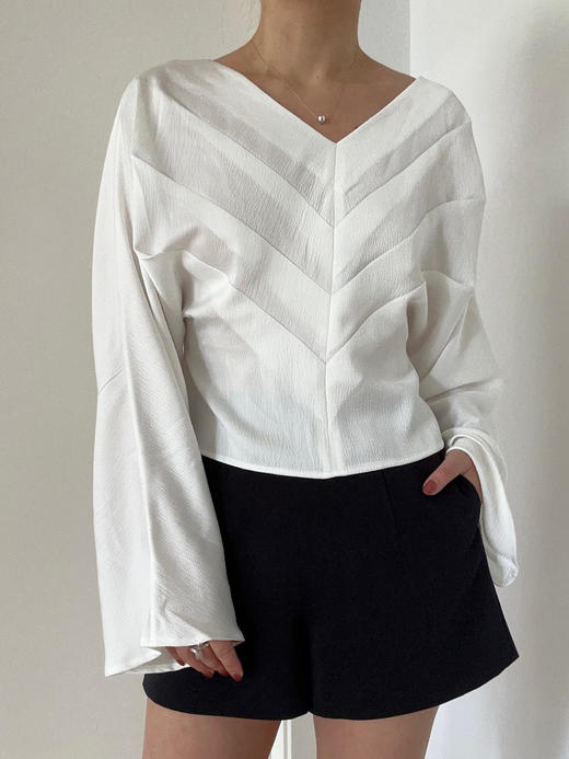 Viktoria Chan | SS22035 June cropped blouse长袖 [衬衫 黑 / 白 / 蓝 ] 商品图11