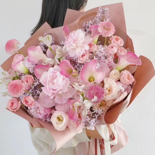 《此情不渝》进口粉色马蹄莲芍药花束 商品图0