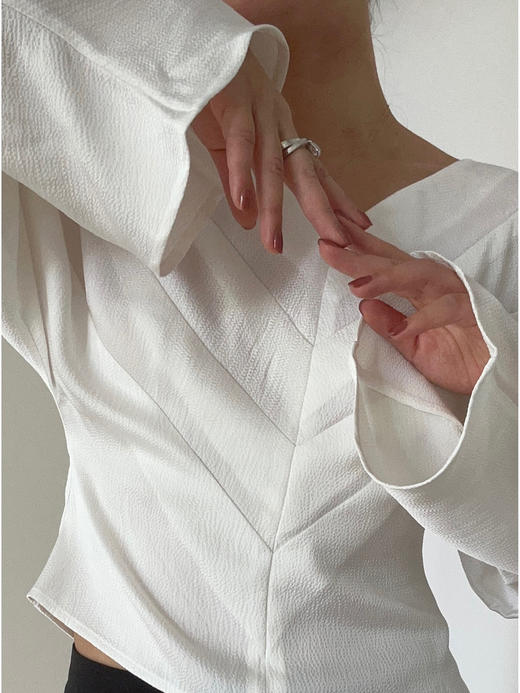 Viktoria Chan | SS22035 June cropped blouse长袖 [衬衫 黑 / 白 / 蓝 ] 商品图3