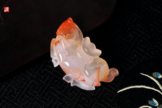 南红冰飘【马上有财】摆件 商品图5