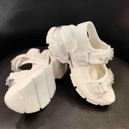 LFGJ 14507新款水钻串珠重工松糕厚底百搭休闲凉鞋 商品图3