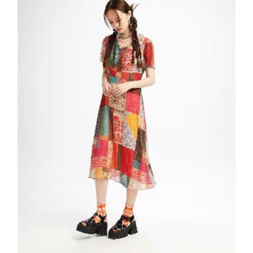 南二楼渔牌2023年春夏FGHB0106银丝v领连衣裙精品女装 商品图1