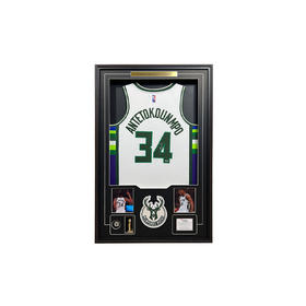 收藏系列 字母哥 雄鹿队34号白色 亲笔签名球衣