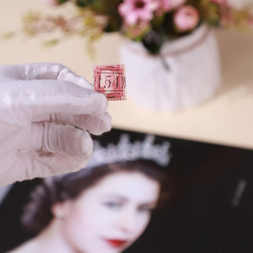 《伊丽莎白二世女王》邮币纪念典藏册 珍邮26枚、英国硬币1枚、香港硬币1枚 商品图8