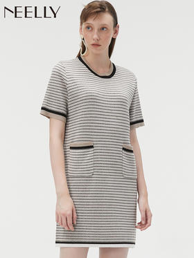NEELLY/纳俪2019冬季新款圆领拼色小香风清新大方套头连衣裙NM1909CA649