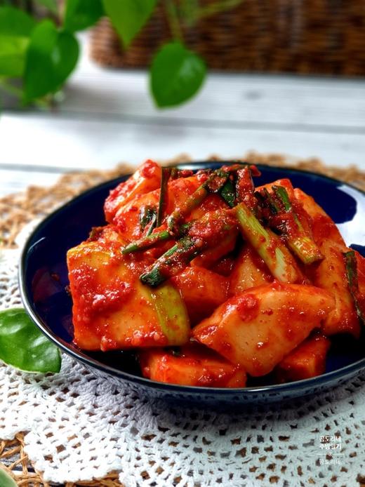 韩国料理 萝卜块泡菜1kg 밥찬 무섞박지1kg 商品图1