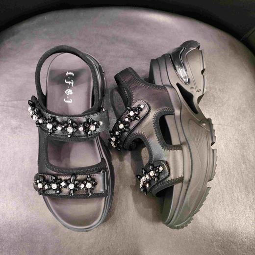 LFGJ 14507新款水钻串珠重工松糕厚底百搭休闲凉鞋 商品图11