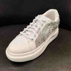 LFGJ 14648蝴蝶水钻透气网面小白鞋