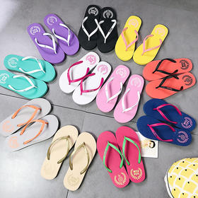这个夏天，可爱沙滩鞋抢眼登场！新款人字拖，时尚简约，让你轻松时髦，足够高级，性价比超高！跟随潮流，今夏不凉脚！