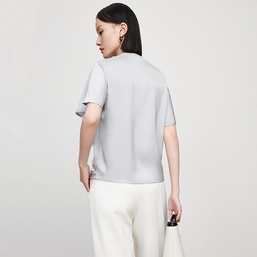 IN AND ON21273夏新款法式丝质V领飞袖上衣女气质简约纯色短袖衬衫 商品图3