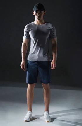 裸奔体验！穿上瞬间降温5度，3秒排汗，黑科技「空调」冰T，硬汉都这样穿！