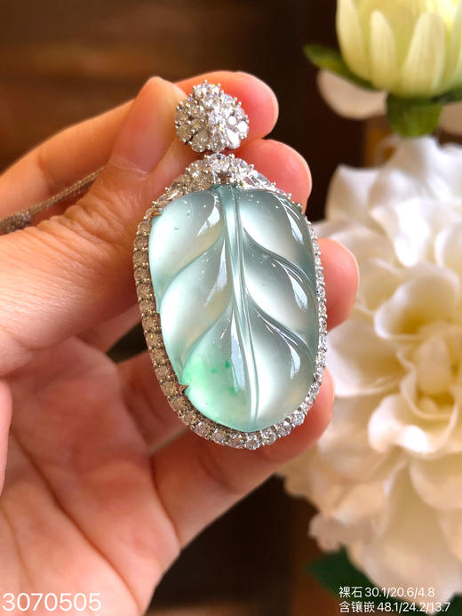 玻璃木那飘翠叶子吊坠 98999【3070505】 商品图1