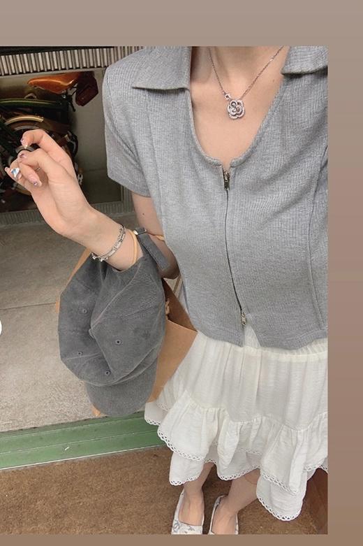 金蘑菇菇【甜心初恋t】巨显瘦实穿刚需v领翻领拉链小短款t恤 商品图4