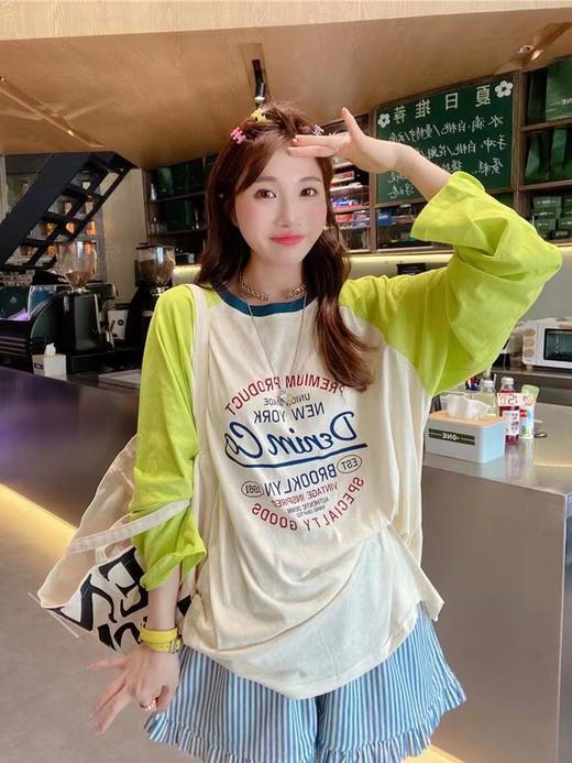 点此购买 女士春夏荧光绿插肩袖字母长袖T恤 83 255086 商品图3