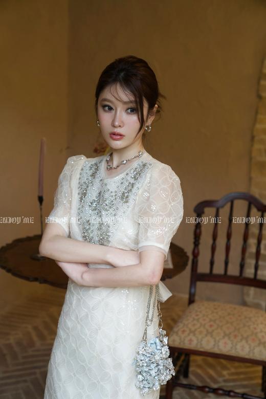 【门店同款】2023年夏季V型重工钉珠连衣裙 150760890 商品图3